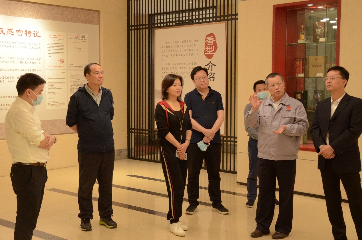 人社出版集團董事、副總經理黃衛來至我司視察