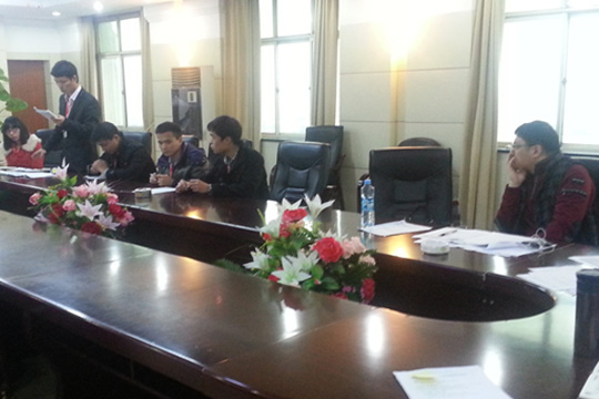 雛鷹長(zhǎng)成，展翅高飛——2013屆頂崗大學(xué)生分崗考評(píng)會(huì)在樟樹(shù)舉行