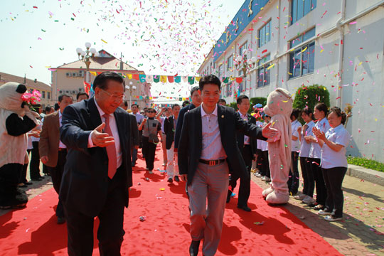 同發展，共超越，向更具成長力與戰斗力的行業領軍企業邁進