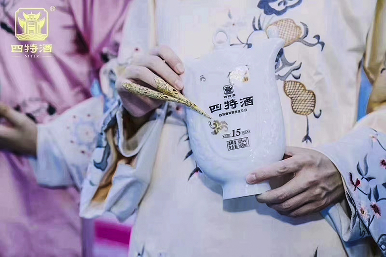 600噸配額提前完成！四特十五年稀缺價值凸顯、高端化布局再提速