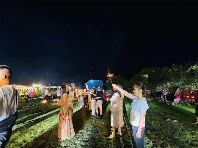 大理企業會議會展拓展訓練篝火晚會